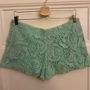 🌻Boutique Lace Turquoise Shorts